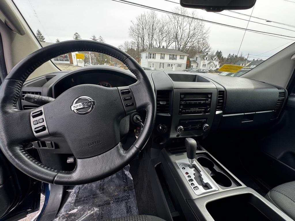 Nissan Titan 4WD King Cab SWB SE 2010