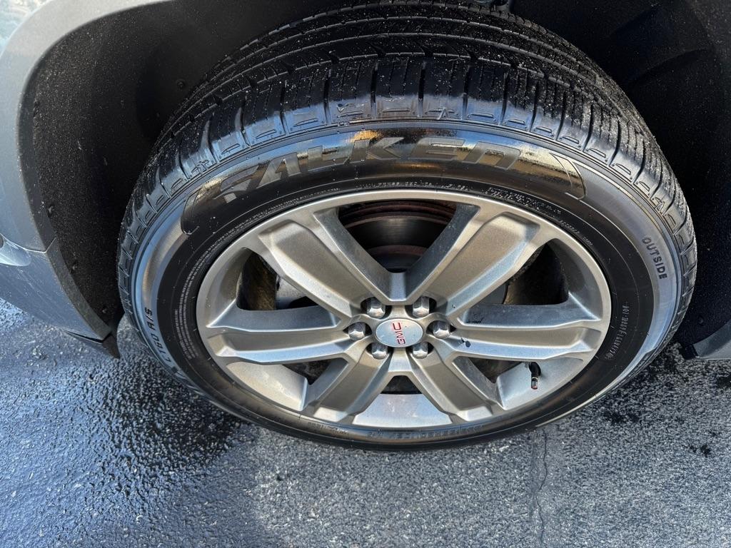 GMC Acadia FWD 4dr Denali 2017