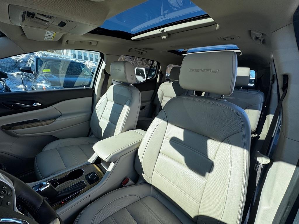 GMC Acadia FWD 4dr Denali 2017