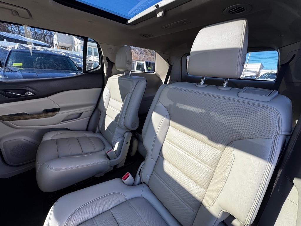 GMC Acadia FWD 4dr Denali 2017