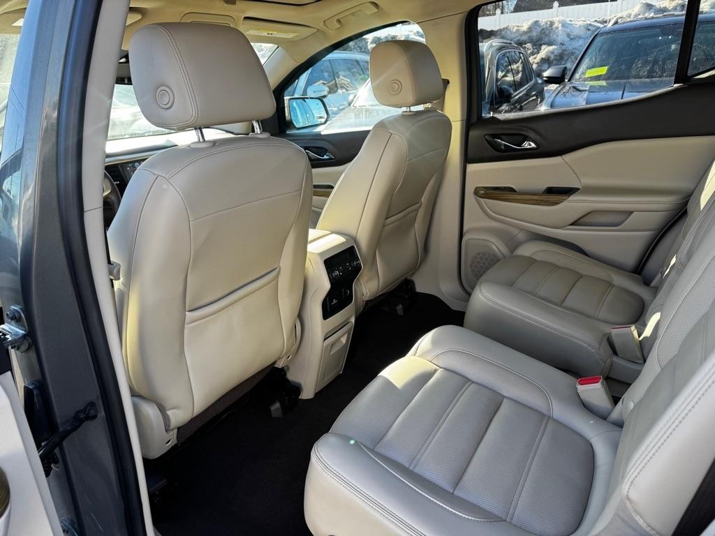 GMC Acadia FWD 4dr Denali 2017