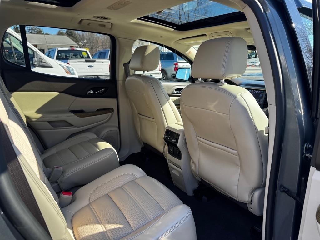 GMC Acadia FWD 4dr Denali 2017