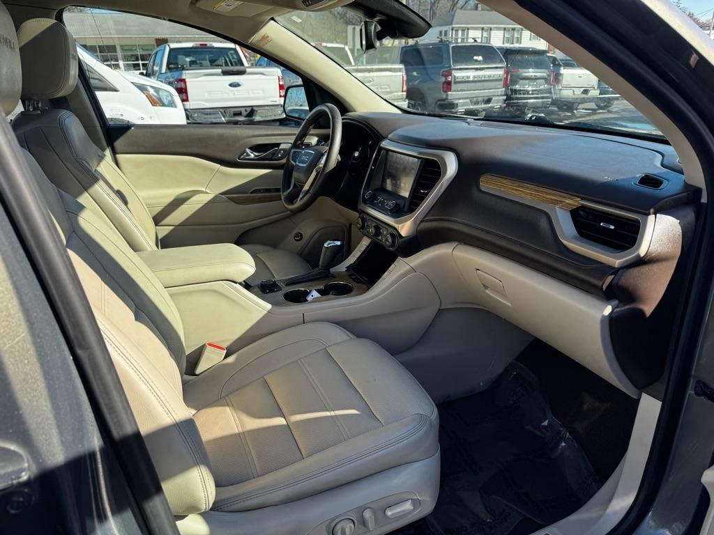 GMC Acadia FWD 4dr Denali 2017