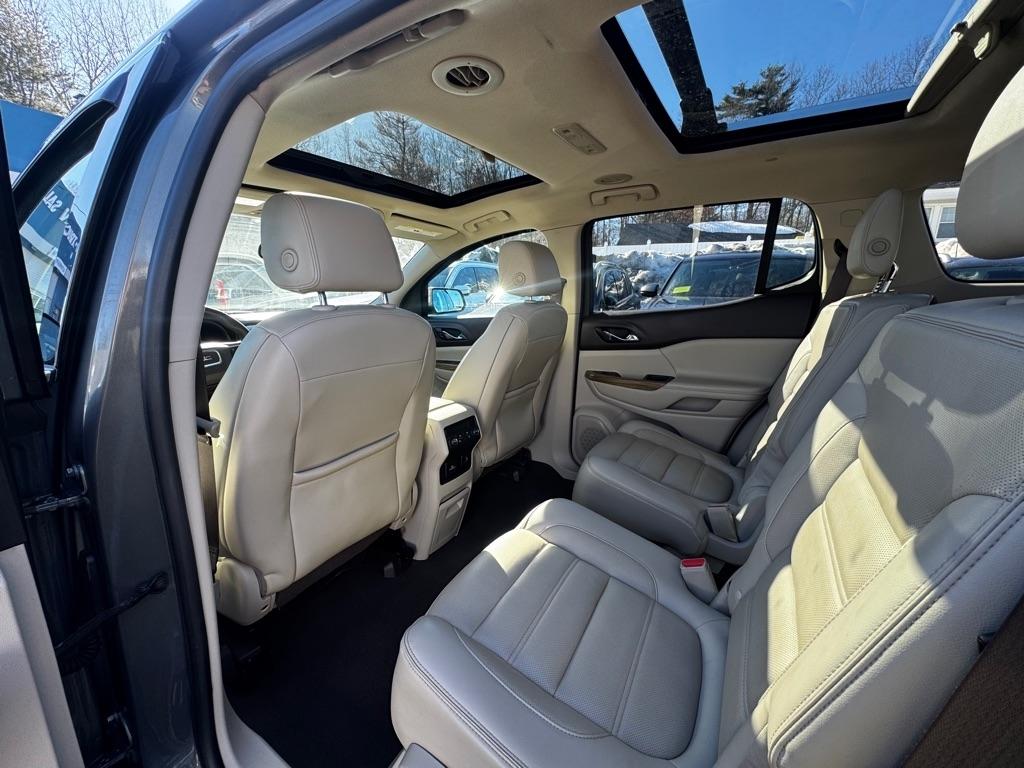 GMC Acadia FWD 4dr Denali 2017