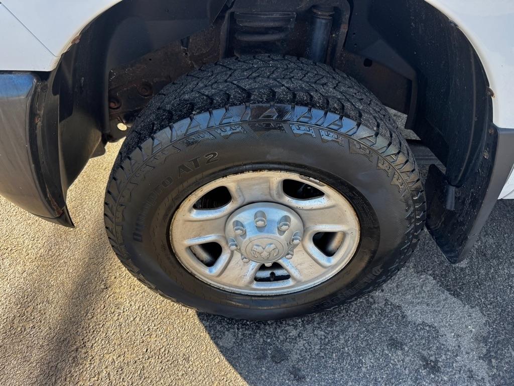 RAM 2500 4WD Reg Cab 140.5" Tradesman 2015