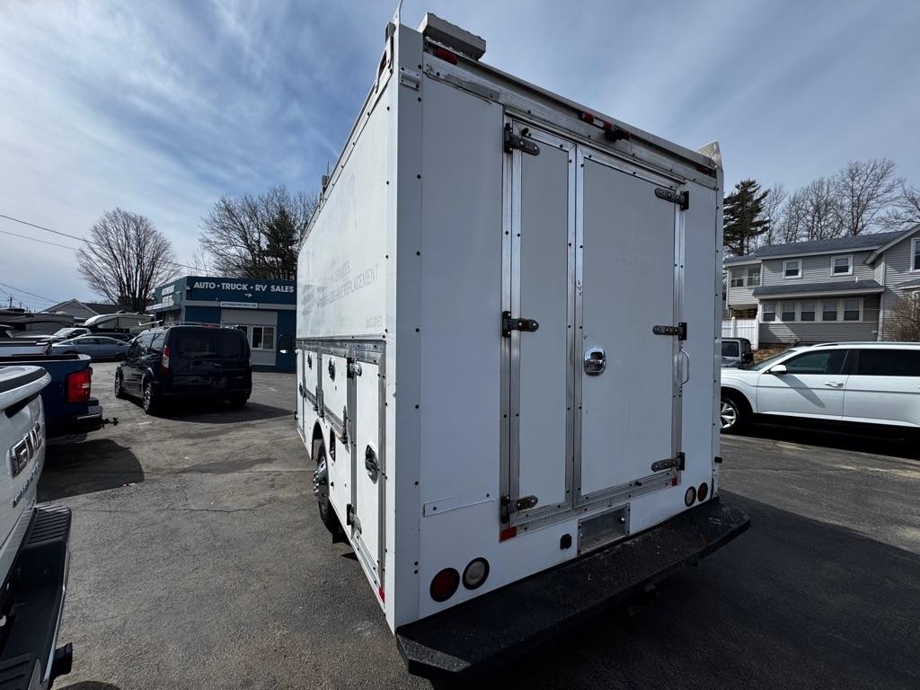 Ford Econoline Commercial Cutaway E-350 Super Duty 138" DRW 2016