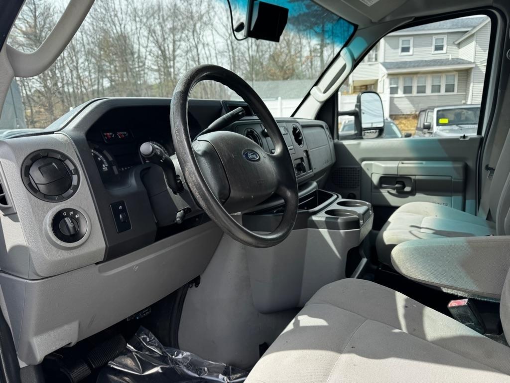 Ford Econoline Commercial Cutaway E-350 Super Duty 138" DRW 2016