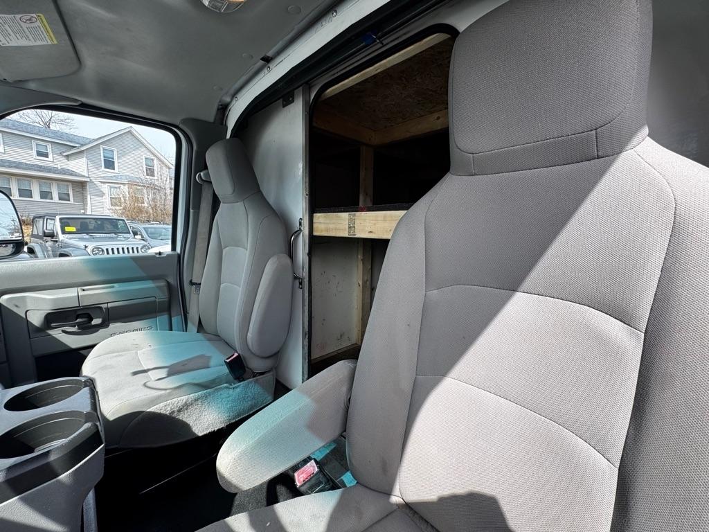 Ford Econoline Commercial Cutaway E-350 Super Duty 138" DRW 2016