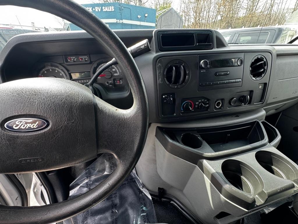 Ford Econoline Commercial Cutaway E-350 Super Duty 138" DRW 2016