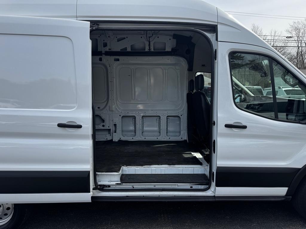 Ford Transit Cargo Van T-250 148" Hi Rf 9070 GVWR AWD 2022