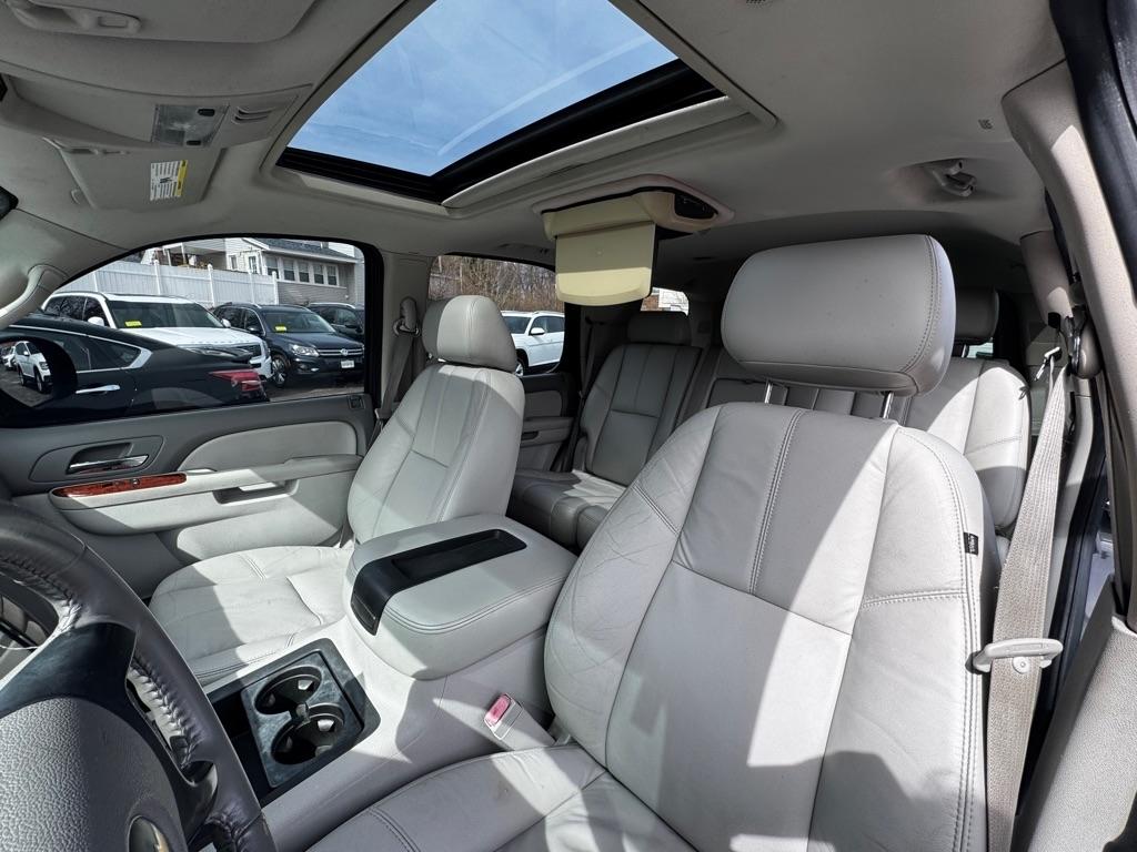 Chevrolet Tahoe 2WD 4dr 1500 LT 2010