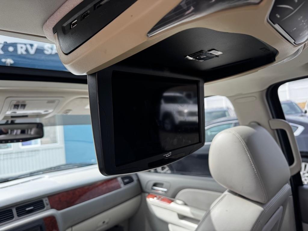 Chevrolet Tahoe 2WD 4dr 1500 LT 2010