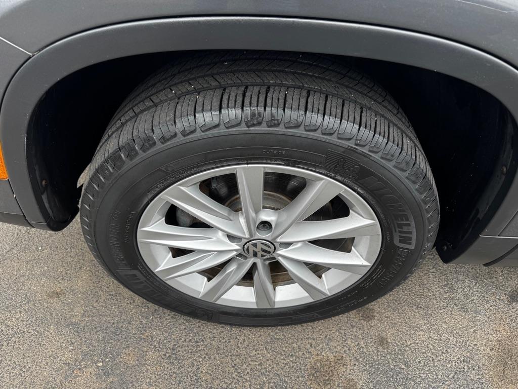 Volkswagen Tiguan 4MOTION 4dr Auto SEL 2015