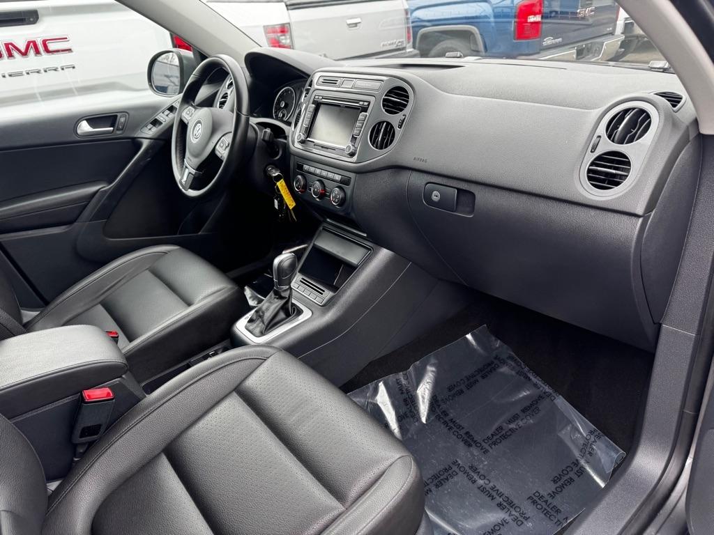 Volkswagen Tiguan 4MOTION 4dr Auto SEL 2015