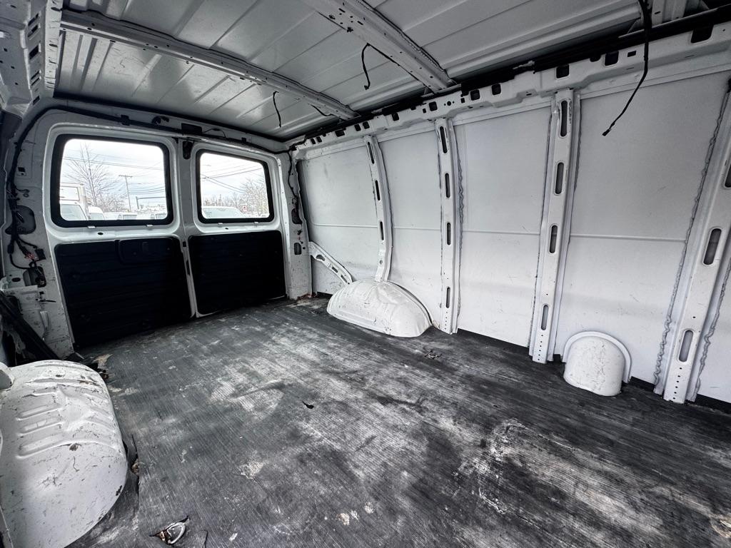 GMC Savana Cargo Van RWD 2500 135" 2019