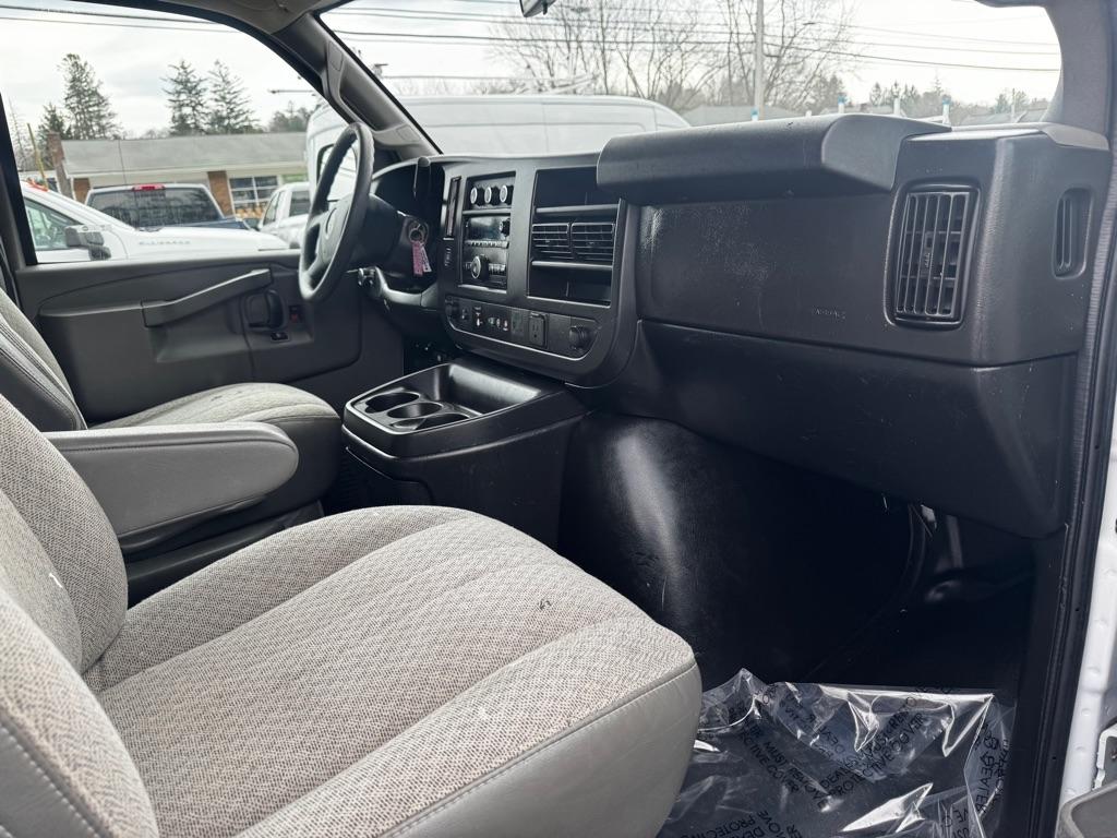 GMC Savana Cargo Van RWD 2500 135" 2019