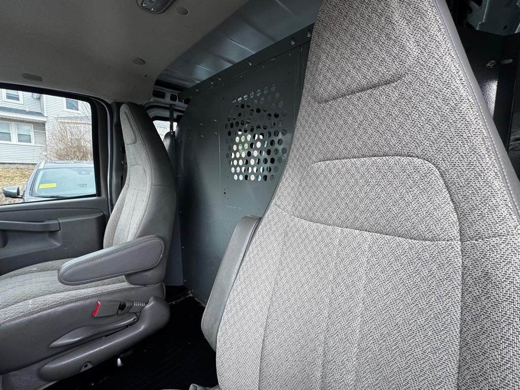 GMC Savana Cargo Van RWD 2500 135" 2019