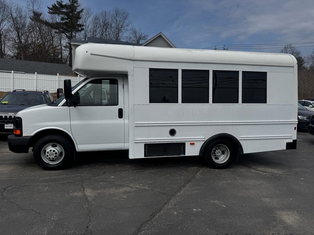 Chevrolet Express Commercial Cutaway 3500 Van 139" 2013