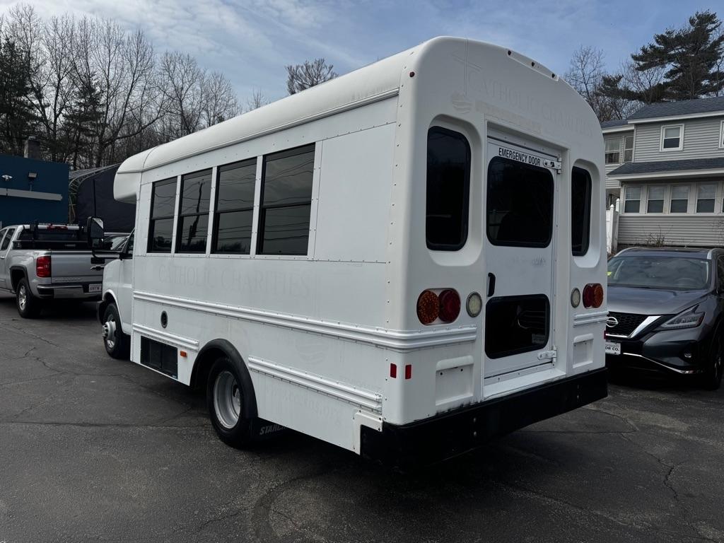 Chevrolet Express Commercial Cutaway 3500 Van 139" 2013