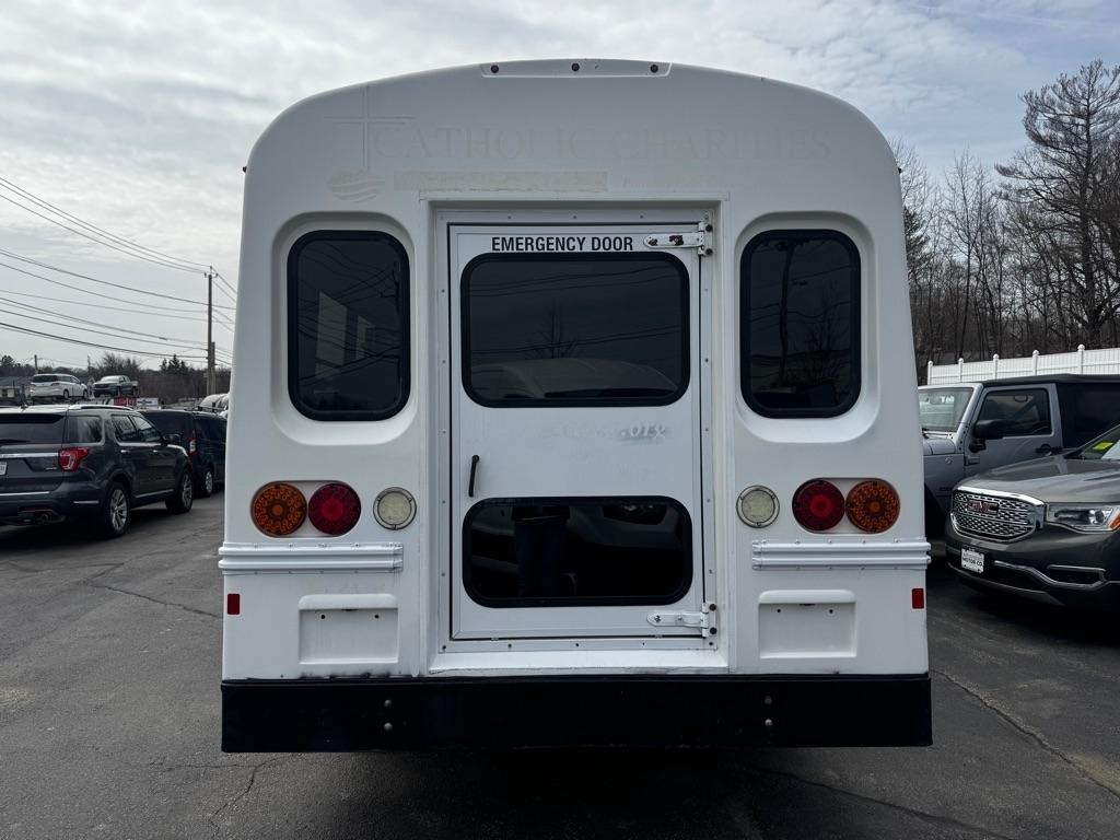 Chevrolet Express Commercial Cutaway 3500 Van 139" 2013