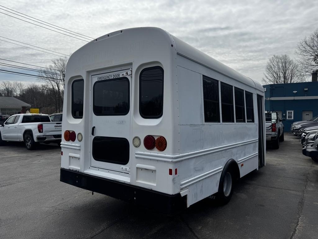 Chevrolet Express Commercial Cutaway 3500 Van 139" 2013