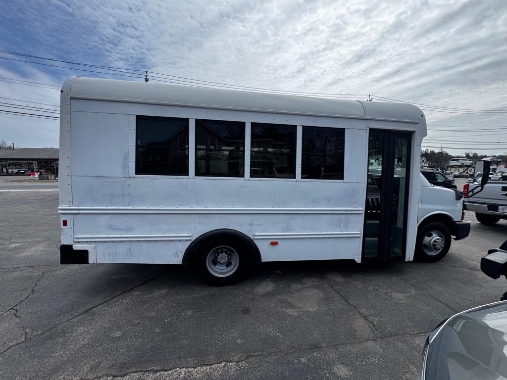 Chevrolet Express Commercial Cutaway 3500 Van 139" 2013