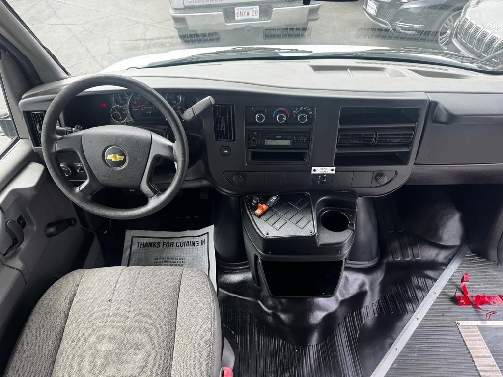 Chevrolet Express Commercial Cutaway 3500 Van 139" 2013