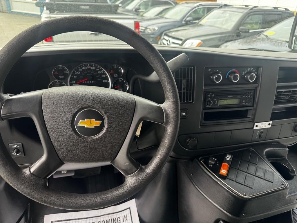 Chevrolet Express Commercial Cutaway 3500 Van 139" 2013