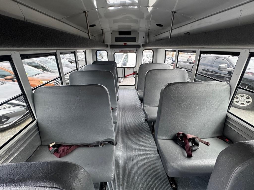 Chevrolet Express Commercial Cutaway 3500 Van 139" 2013