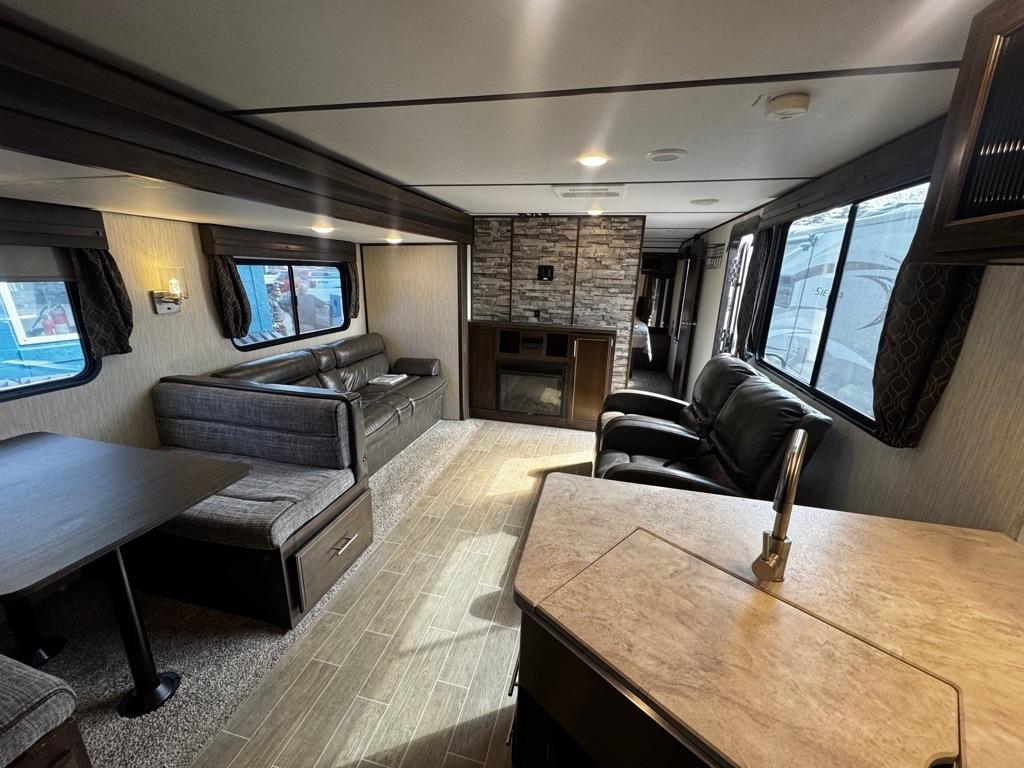 Forest River Alpha Wolf  2020