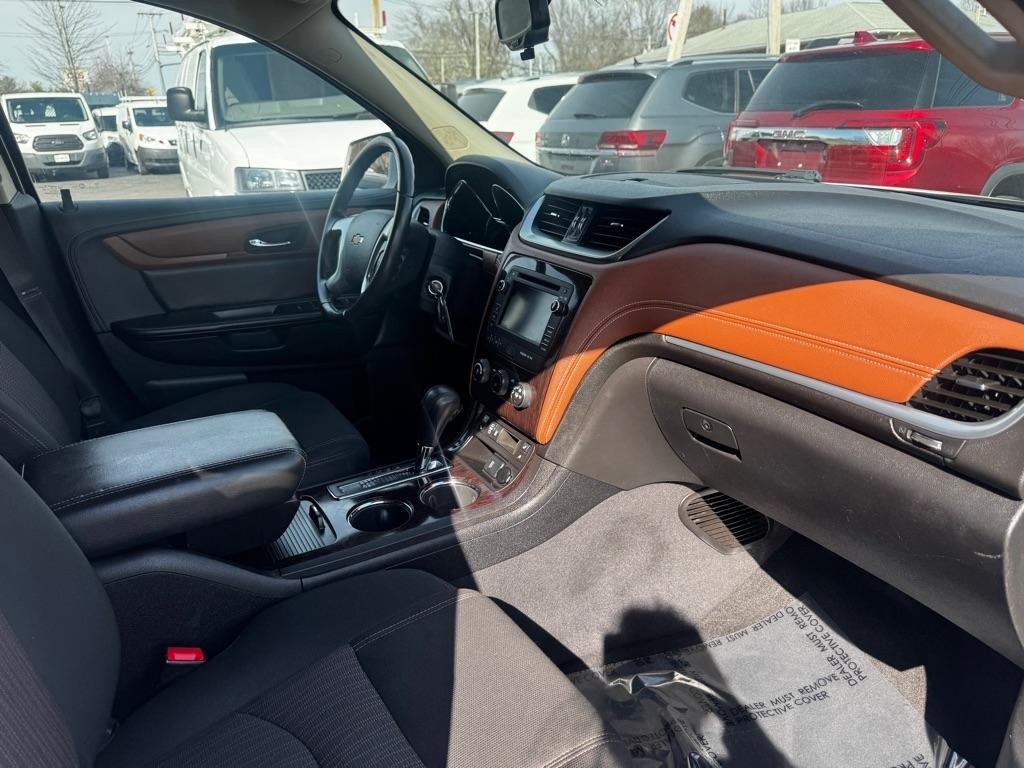 Chevrolet Traverse AWD 4dr LT w/1LT 2017