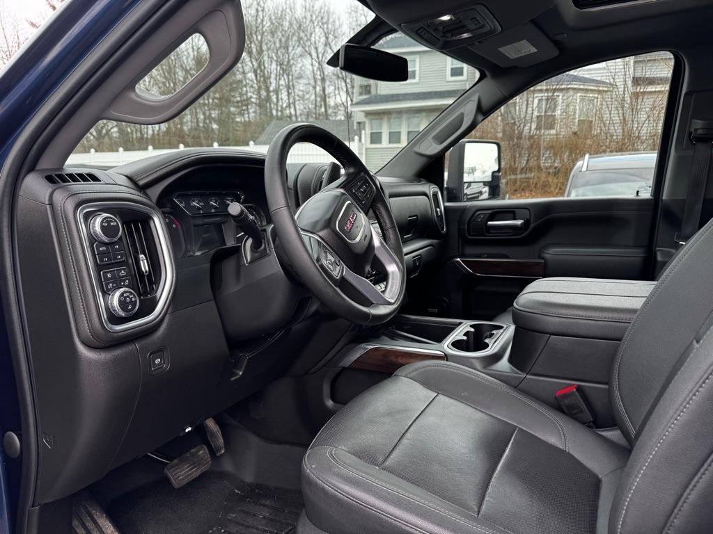 GMC Sierra 2500HD 4WD Crew Cab 159" SLT 2023