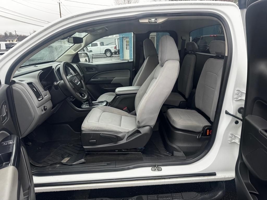 GMC Canyon 2WD Ext Cab 128.3" 2016