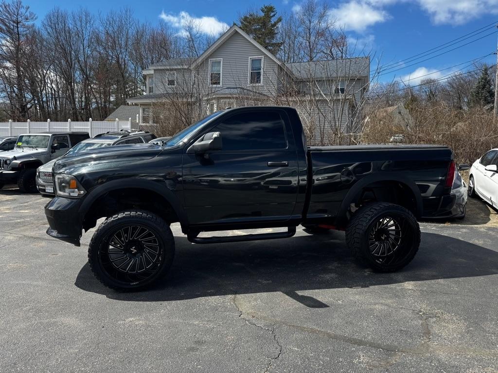 RAM 1500 Express 4x4 Regular Cab 6'4" Box 2017