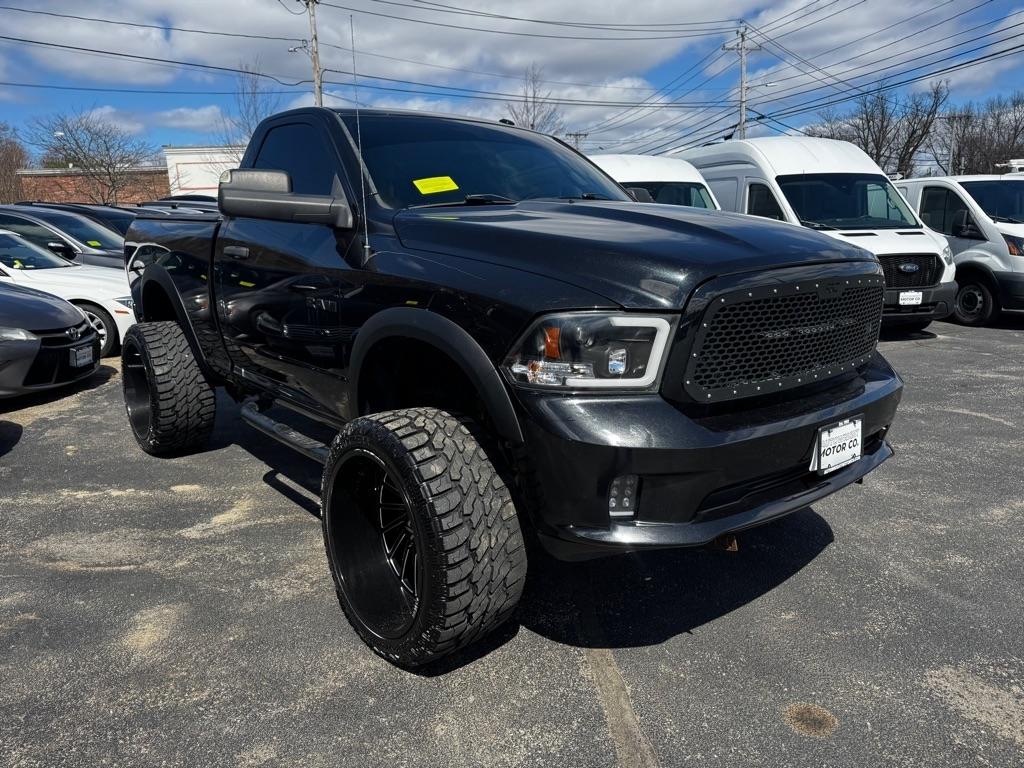 RAM 1500 Express 4x4 Regular Cab 6'4" Box 2017