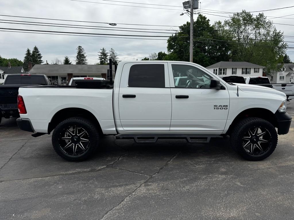 RAM 1500 4WD Crew Cab 140.5" Tradesman 2014