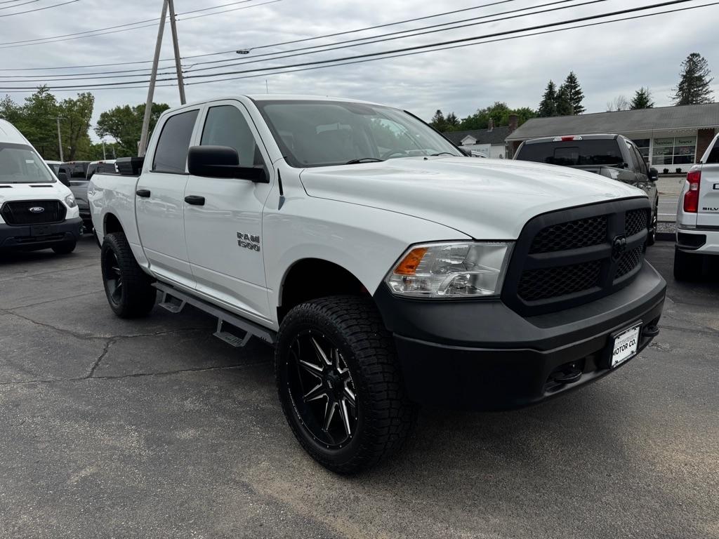 RAM 1500 4WD Crew Cab 140.5" Tradesman 2014