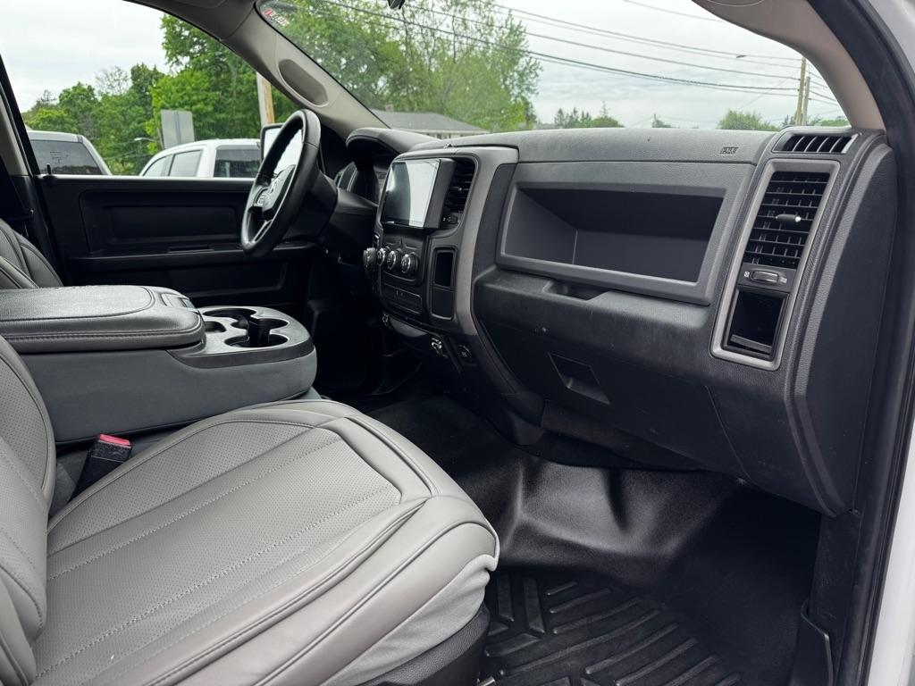 RAM 1500 4WD Crew Cab 140.5" Tradesman 2014