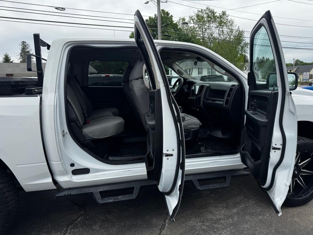 RAM 1500 4WD Crew Cab 140.5" Tradesman 2014