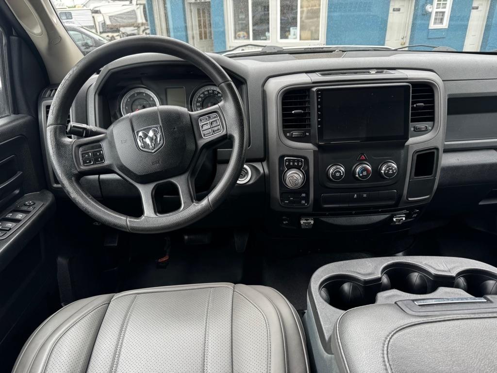 RAM 1500 4WD Crew Cab 140.5" Tradesman 2014