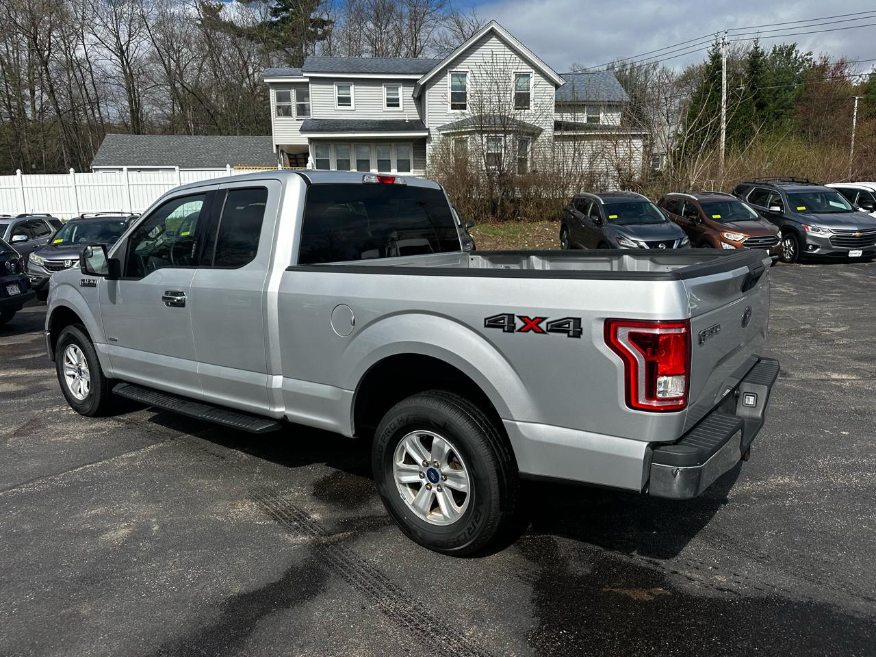 Ford F-150 4WD SuperCab 145" XLT 2015