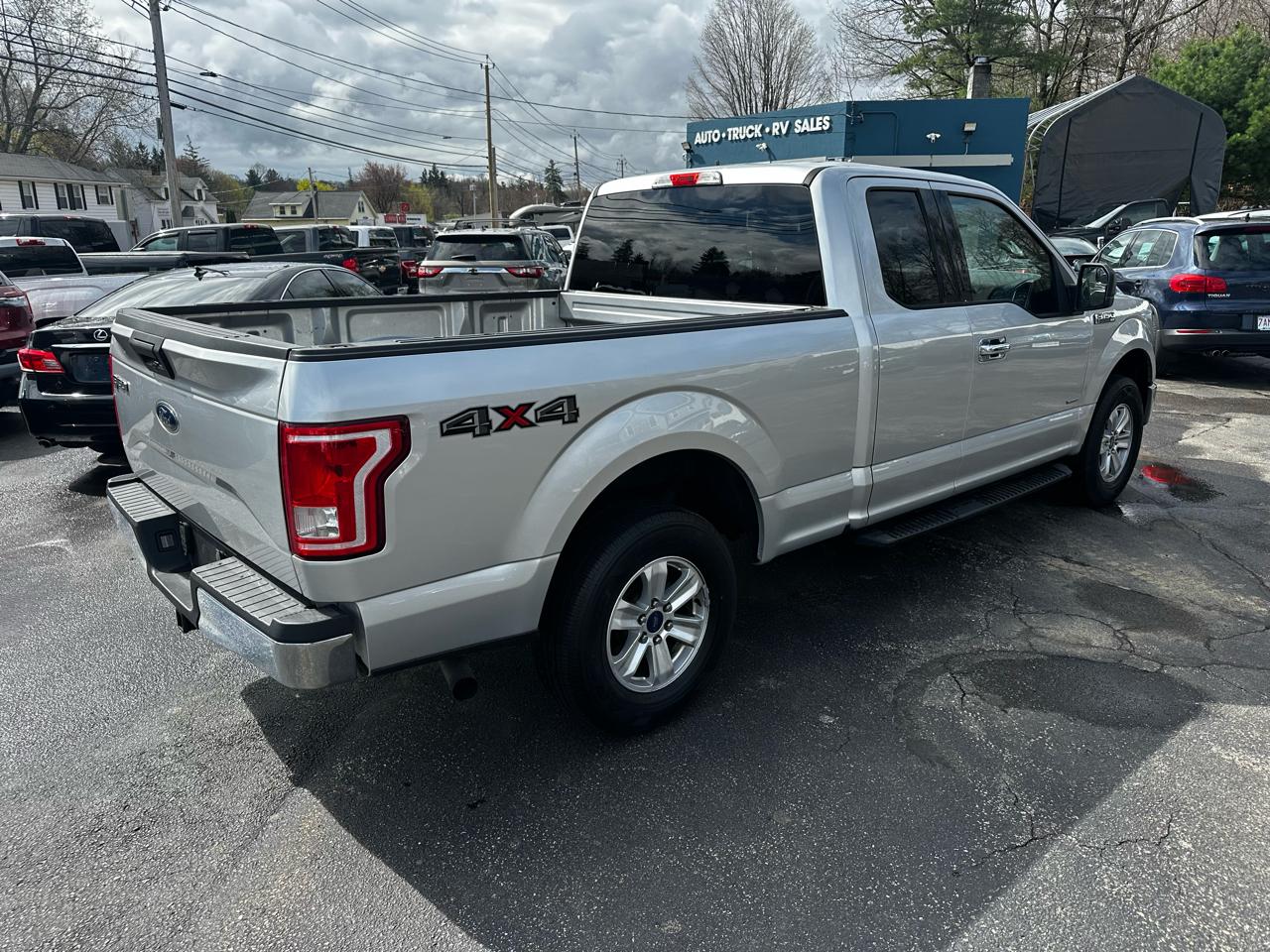 Ford F-150 4WD SuperCab 145" XLT 2015