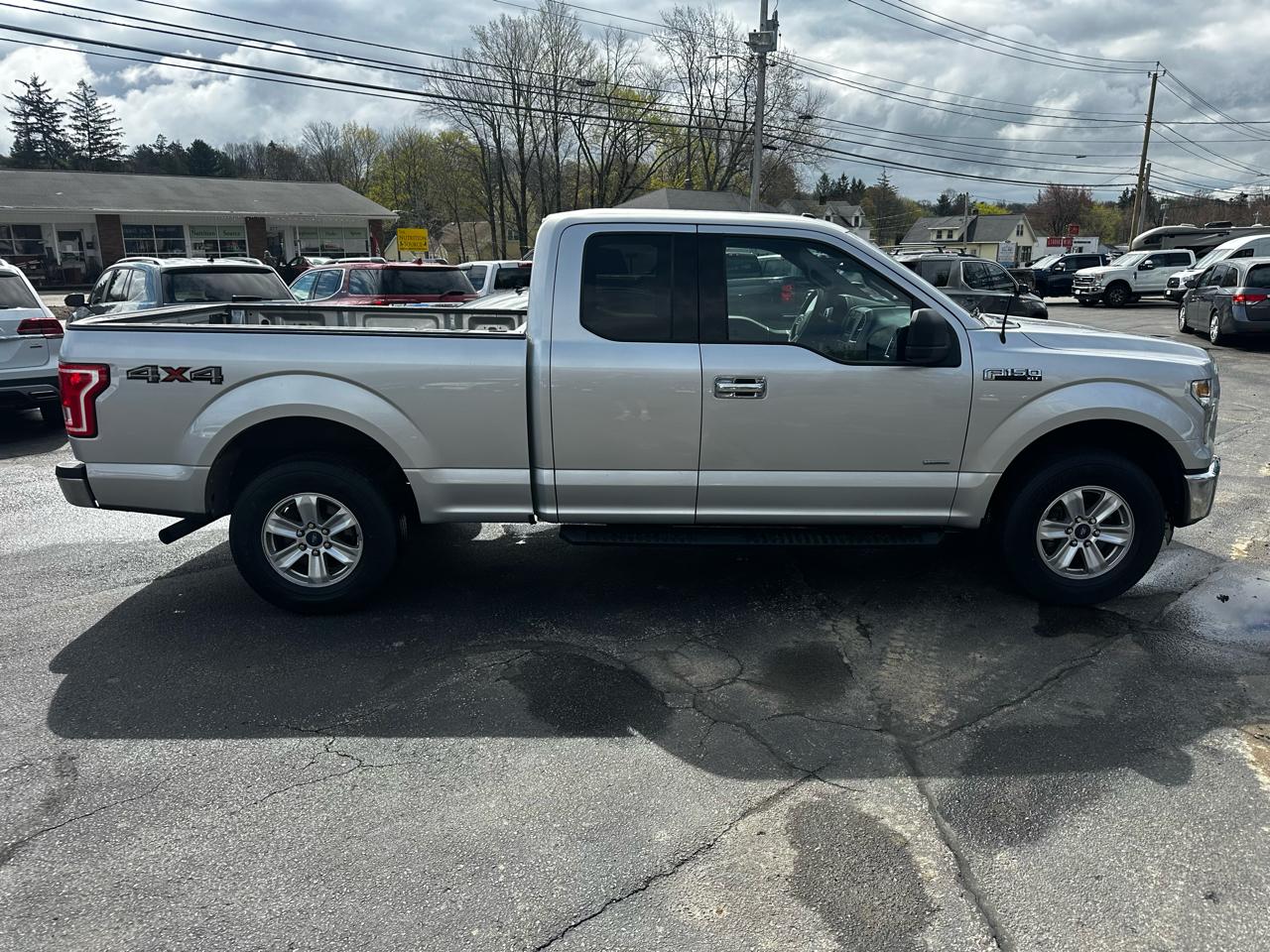 Ford F-150 4WD SuperCab 145" XLT 2015