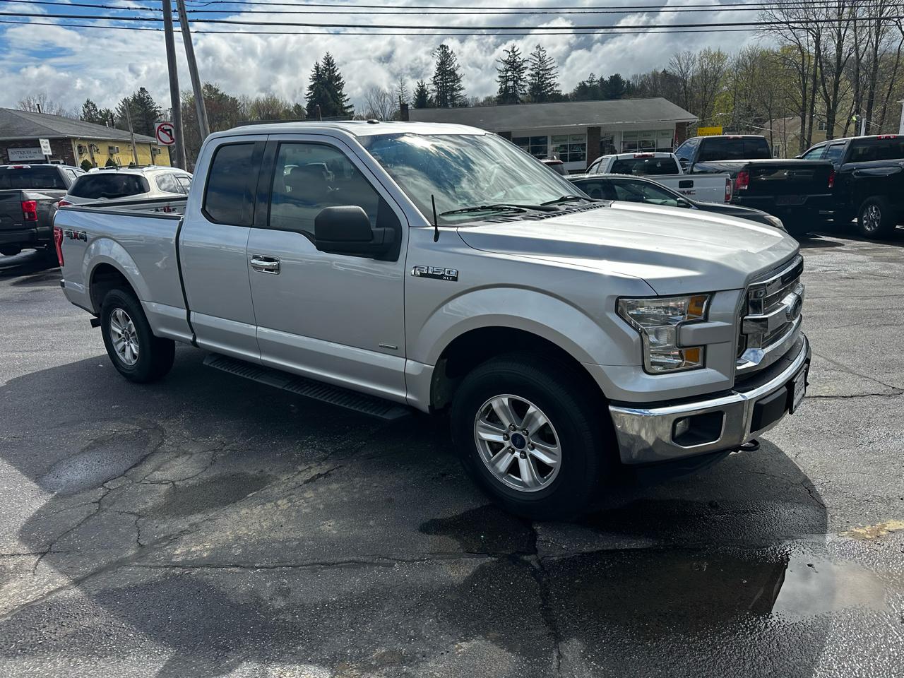 Ford F-150 4WD SuperCab 145" XLT 2015