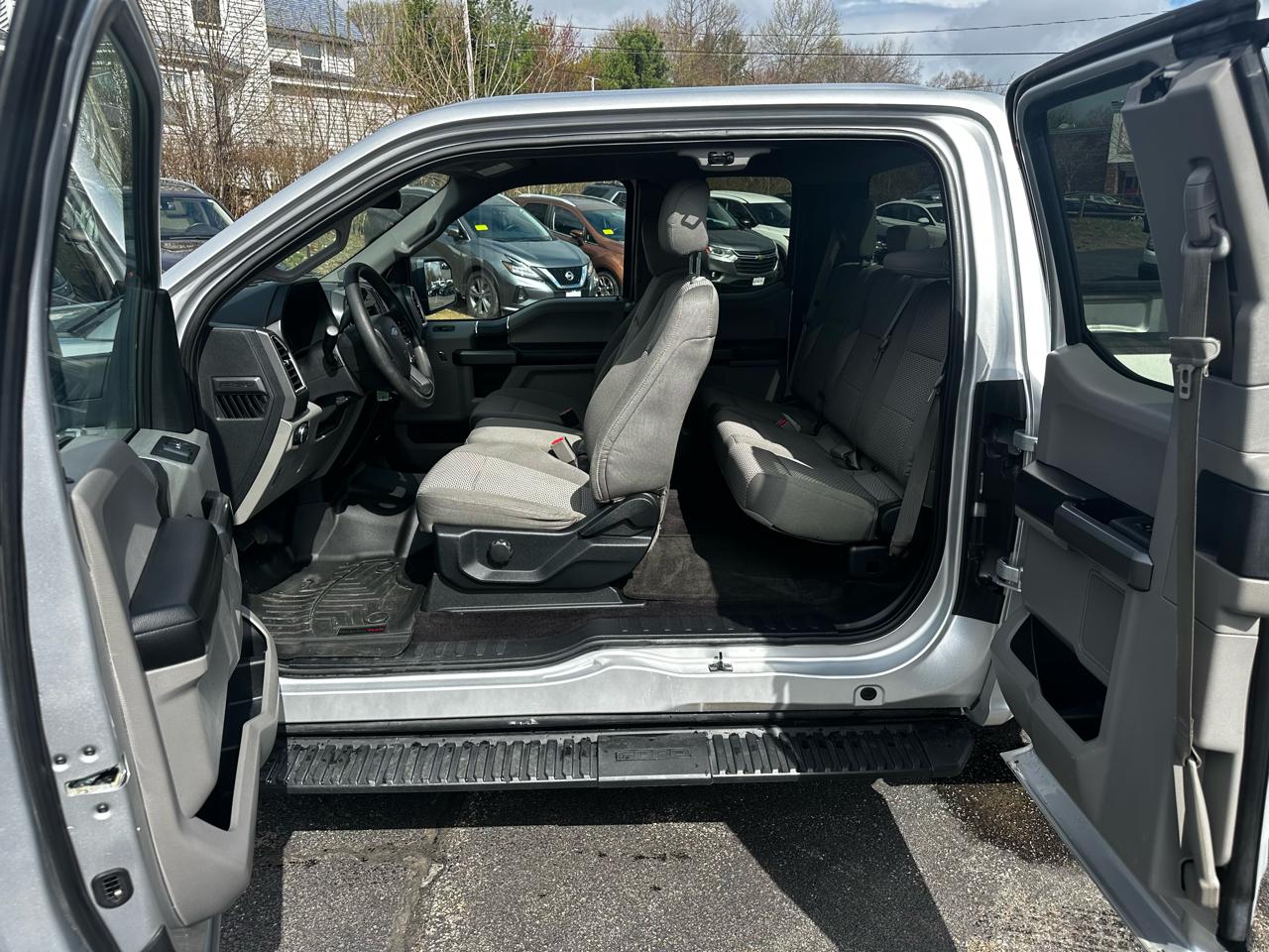 Ford F-150 4WD SuperCab 145" XLT 2015