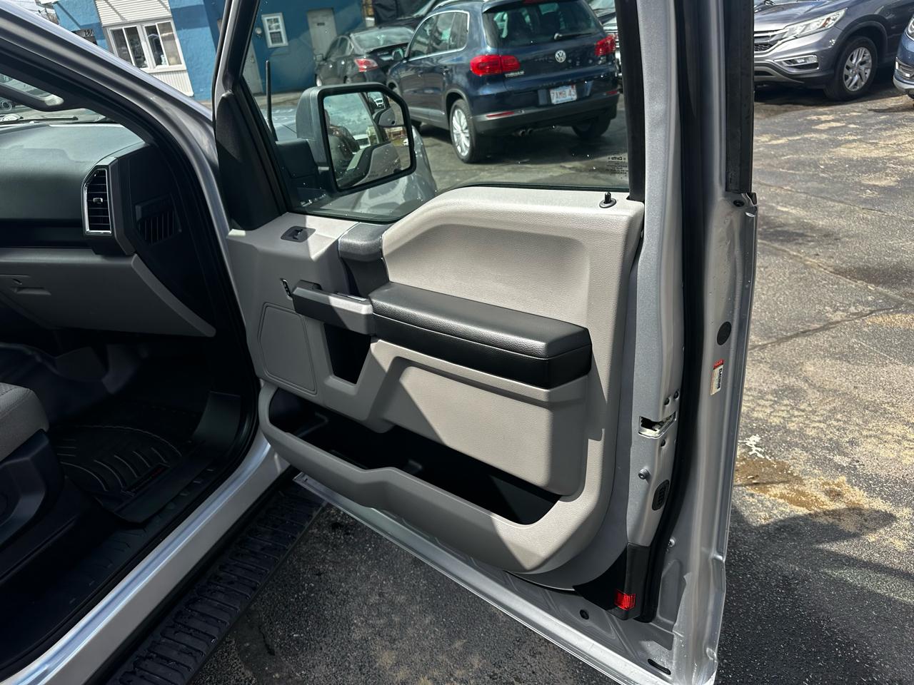 Ford F-150 4WD SuperCab 145" XLT 2015