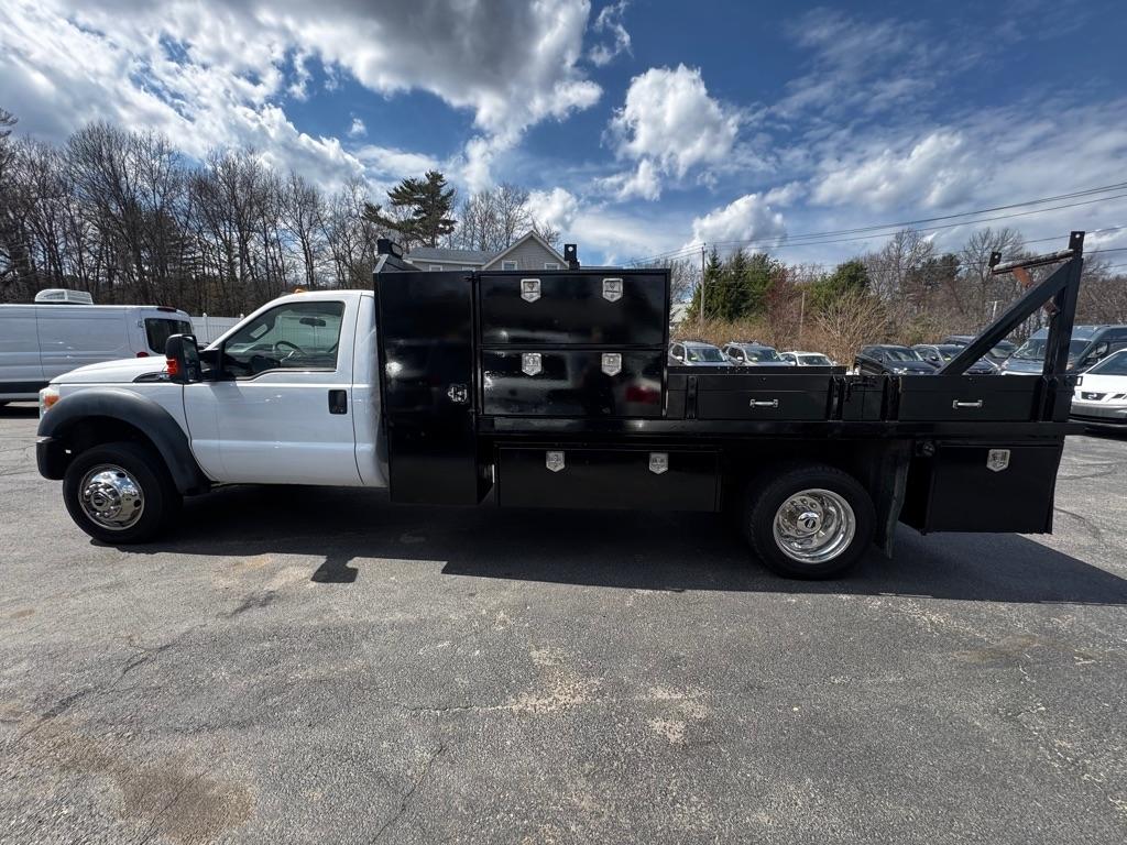 Ford Super Duty F-550 DRW 2WD Reg Cab 165" WB 84" CA XLT 2016