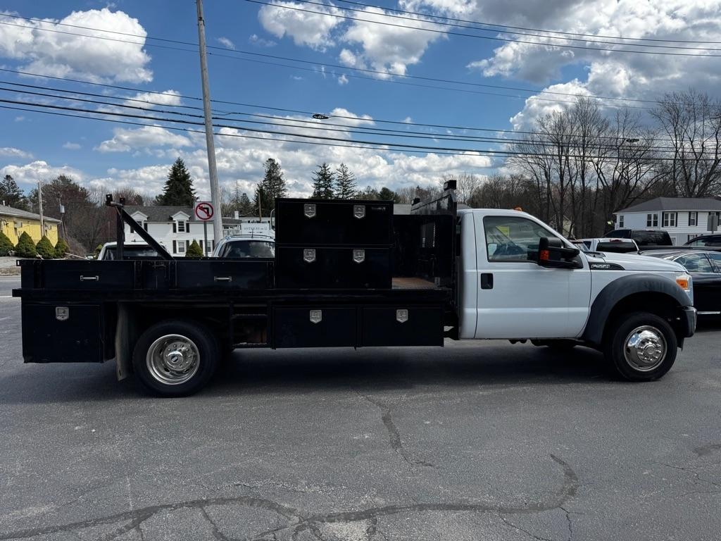 Ford Super Duty F-550 DRW 2WD Reg Cab 165" WB 84" CA XLT 2016