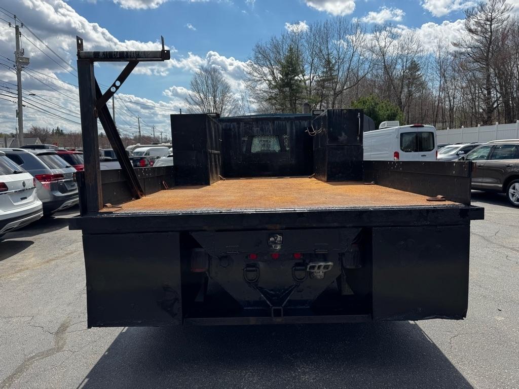 Ford Super Duty F-550 DRW 2WD Reg Cab 165" WB 84" CA XLT 2016