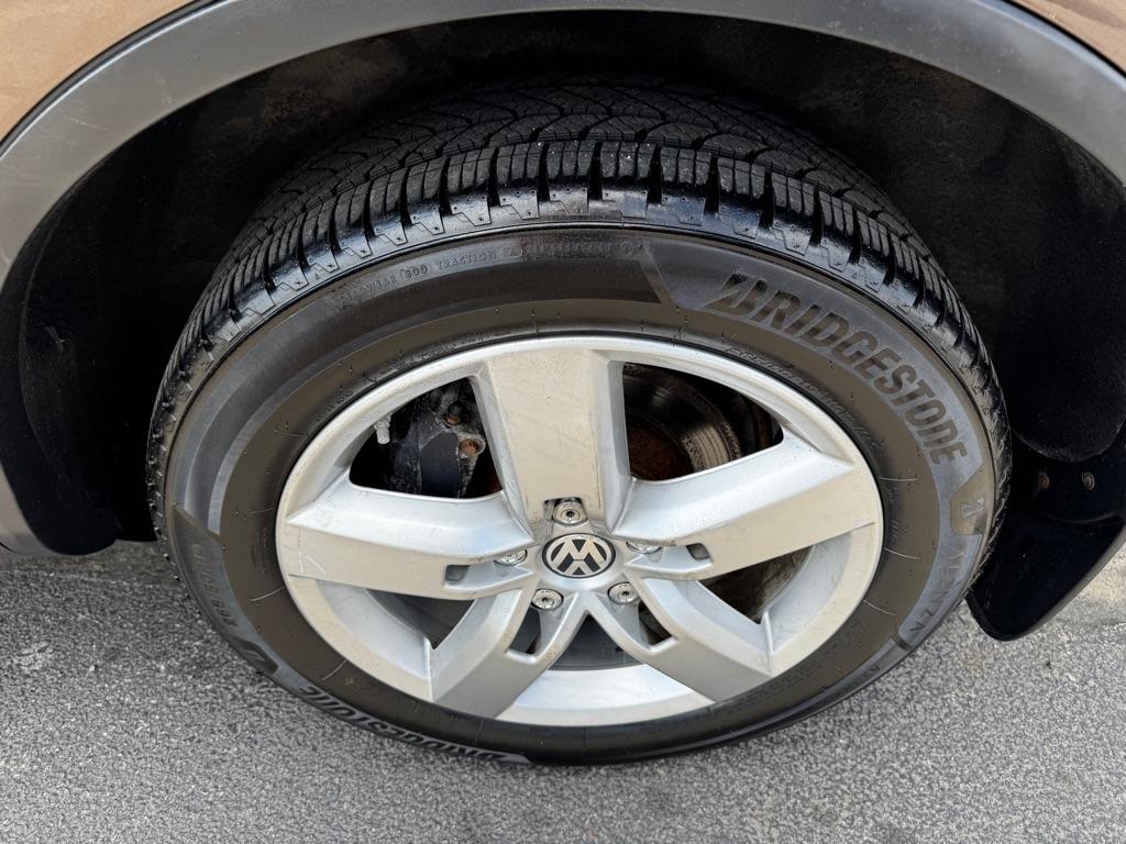 Volkswagen Touareg 4dr TDI Sport w/Nav 2014